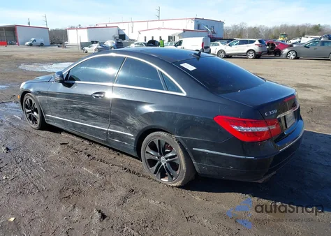 2010 Mercedes-Benz E 350 z USA, uszkodzony, nr VIN WDDKJ5GB8AF048019